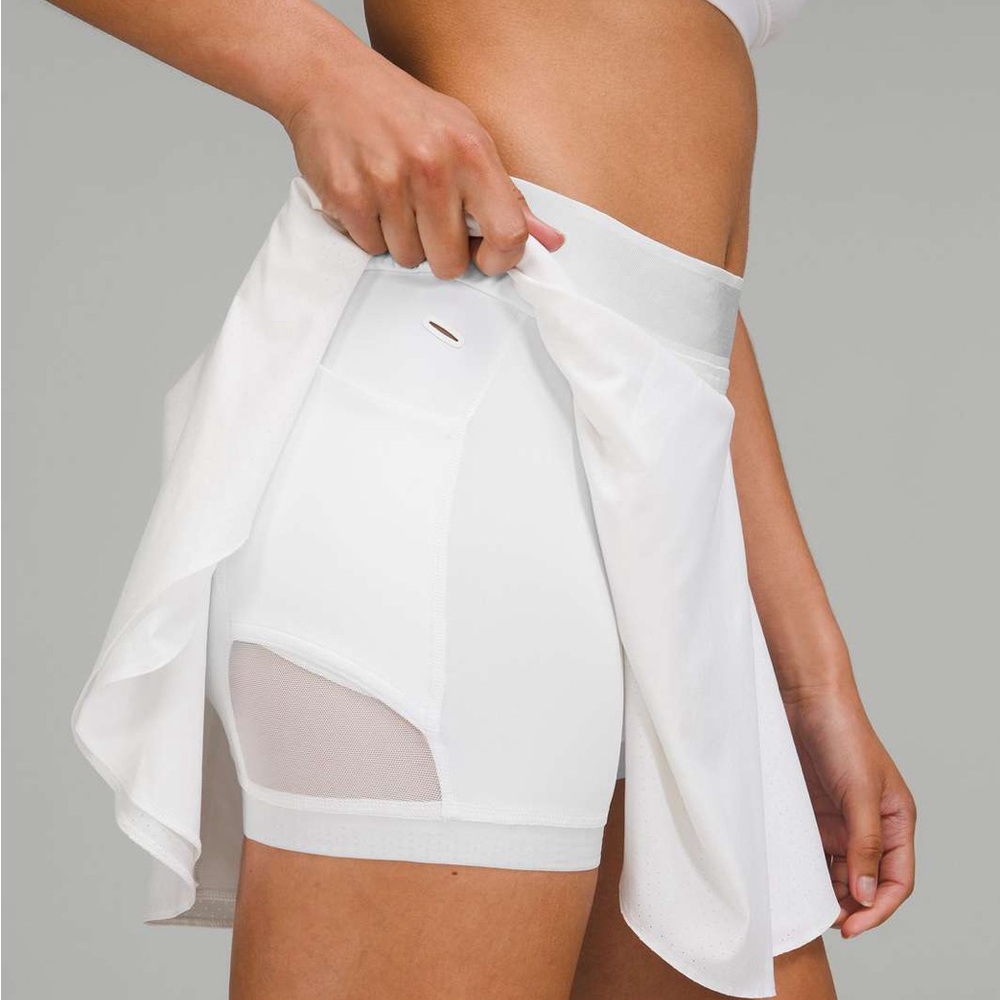 Lululemon Court Rival Skirt Size 6 Long in White - Picture 2 of 3